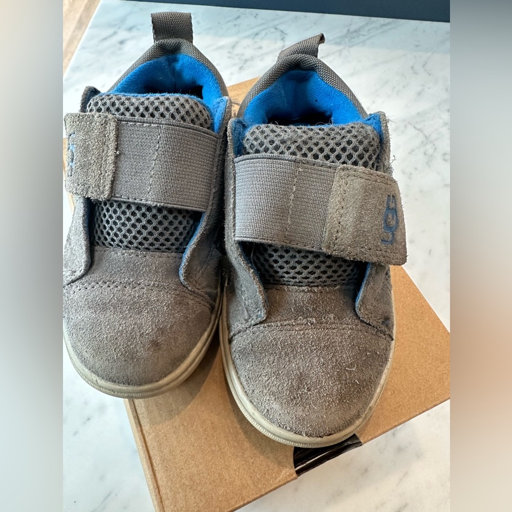 Uggs toddler boys sneakers size 9